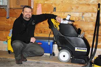 jason-elliott-with-floor-cleaner